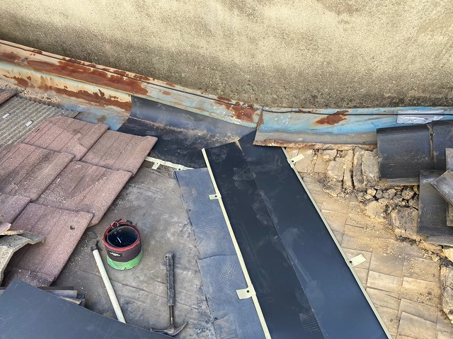 最安な方法で谷板金補修